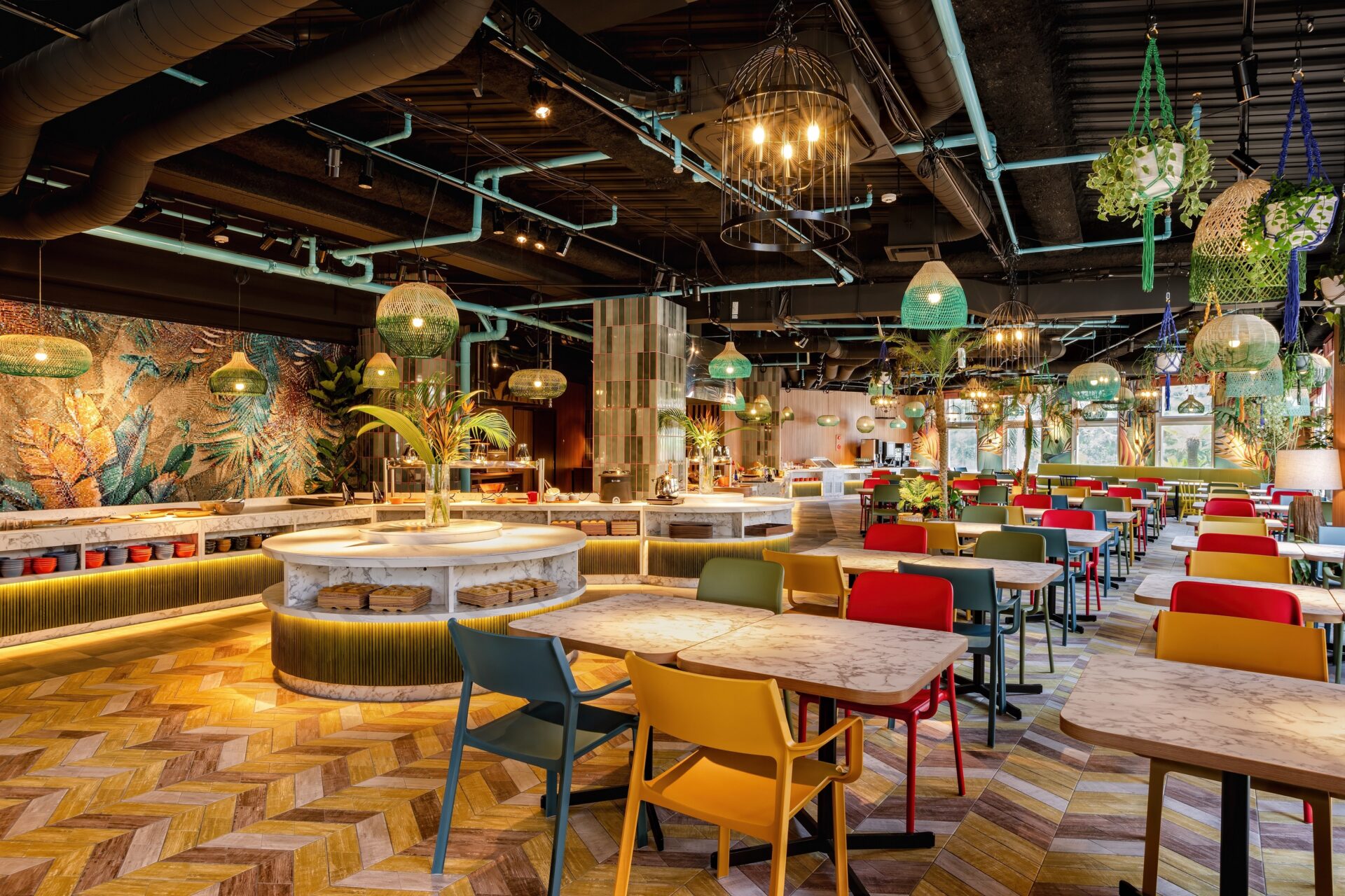 【Anniversary Plan】お誕生日やアニバーサリーステイに。センイルケーキ＆スパークリングワイン付き＜朝食付・ラウンジフリーフロー＞